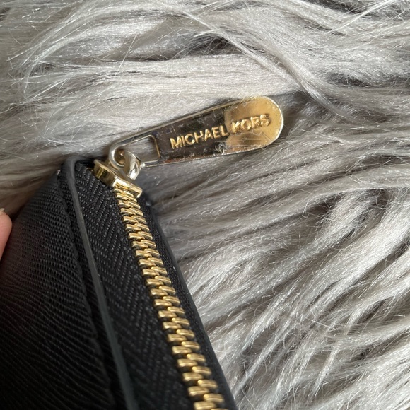 Michael Kors Large Black Wallet - Picture 7 of 7